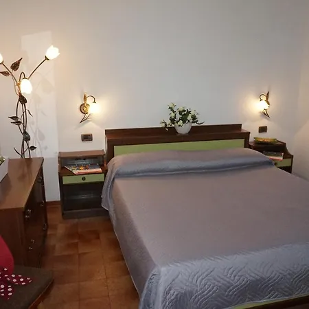 Lovely Semi-detached With Private Garden リニャーノ・サッビアドーロ